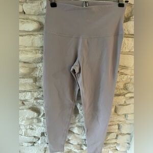 Alo Yoga 7/8 high/waist airbrush legging, lavender dusk, size S